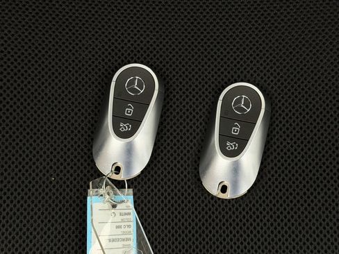 Used 2025 Mercedes-Benz GLC 300 image 9