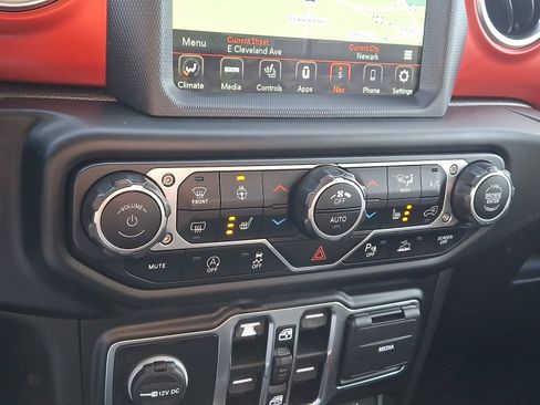 Used 2020 Jeep Gladiator Rubicon image 15