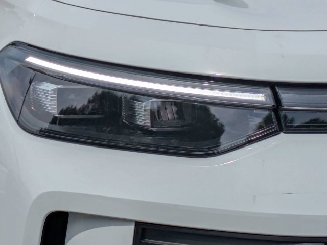 New 2026 Volkswagen Tiguan SE FWD image 10