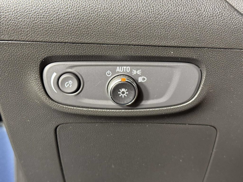 Used 2024 Buick Encore GX Sport Touring w/ Experience Buick Package FWD image 19