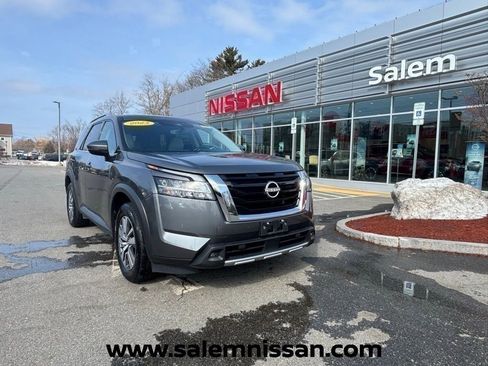Certified 2023 Nissan Pathfinder SL image 1