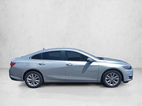Used 2022 Chevrolet Malibu LT FWD image 4