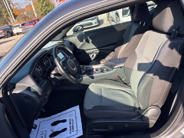 Used 2015 Dodge Challenger SXT w/ Super Sport Group (SS/T) RWD image 8