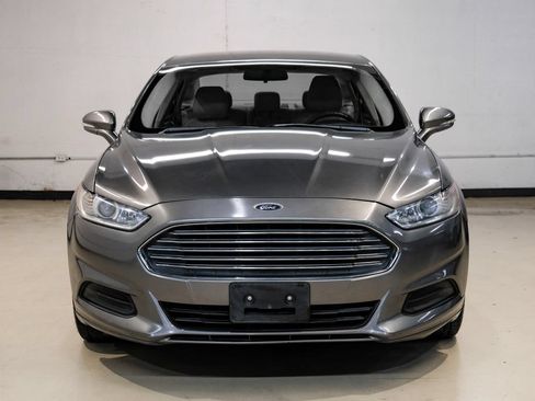 Used 2014 Ford Fusion SE FWD image 5