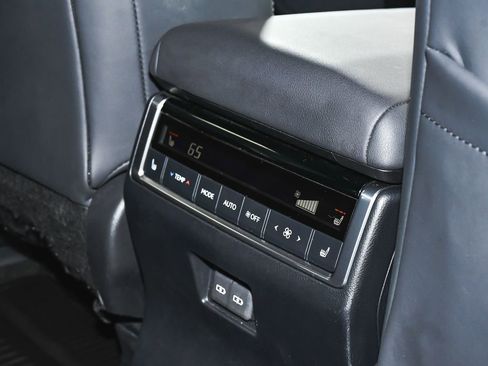 Used 2024 Lexus GX 550 w/ Cold Area Package AWD/4WD image 48