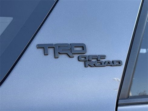 Used 2018 Toyota 4Runner TRD Off-Road Premium image 8