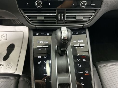 Used 2022 Porsche Macan S AWD/4WD image 18