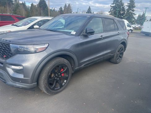 Used 2022 Ford Explorer ST w/ Equipment Group 401A image 2