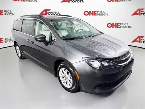 Used 2021 Chrysler Voyager Lxi image 1