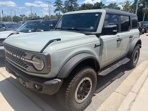 Used 2023 Ford Bronco Badlands w/ Sasquatch Package AWD/4WD image 3