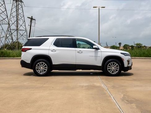 Used 2023 Chevrolet Traverse LT FWD image 4