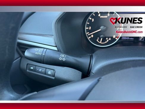 Used 2025 Nissan Altima 2.5 SV image 11