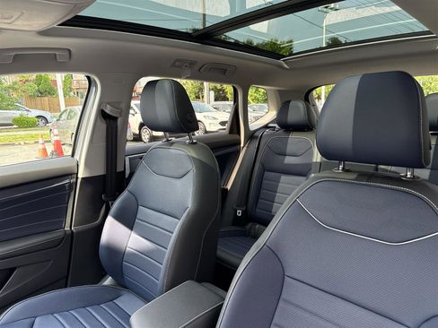 New 2025 Volkswagen Taos SEL image 24