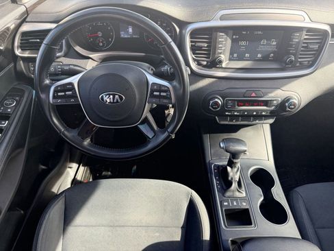 Used 2019 Kia Sorento S image 27