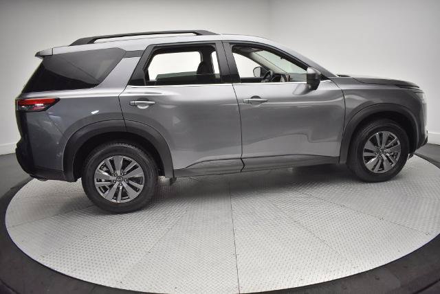 Certified 2025 Nissan Pathfinder SV FWD image 4