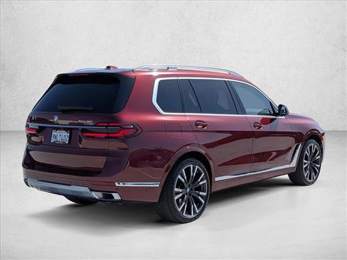 Used 2025 BMW X7 xDrive40i w/ Climate Comfort Package AWD/4WD image 5