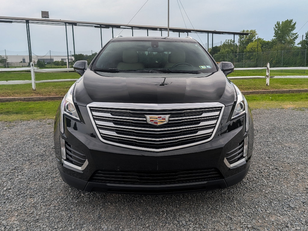 Used 2018 Cadillac XT5 AWD image 2