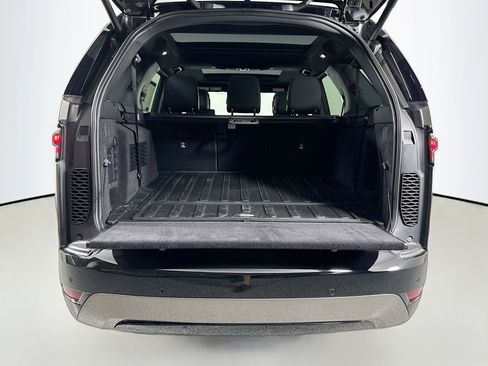 Certified 2024 Land Rover Discovery Dynamic SE image 14