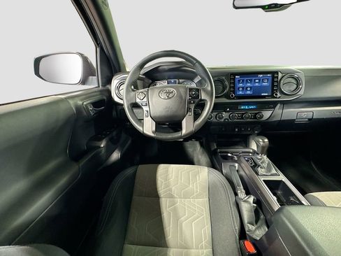 Used 2022 Toyota Tacoma TRD Sport AWD/4WD image 14