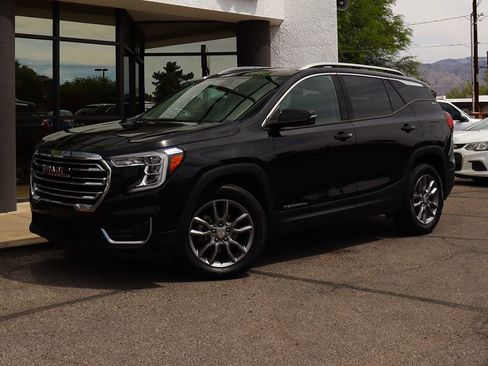 Used 2023 GMC Terrain SLT AWD/4WD image 2