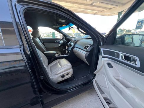 Used 2014 Ford Explorer XLT w/ Equipment Group 202A FWD image 12