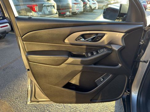 Used 2019 Chevrolet Traverse LT image 17
