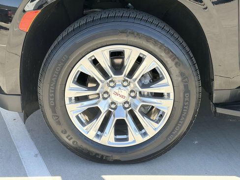 Used 2023 GMC Yukon XL Denali AWD/4WD image 9