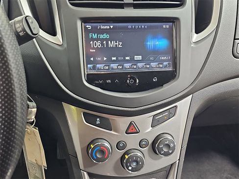 Used 2016 Chevrolet Trax LT image 25