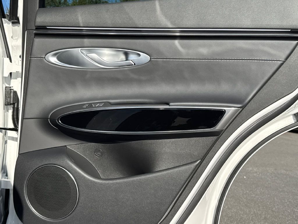 Used 2026 Genesis GV70 2.5T AWD/4WD image 19