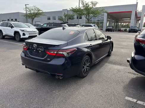 Used 2022 Toyota Camry SE w/ Convenience Package FWD image 11