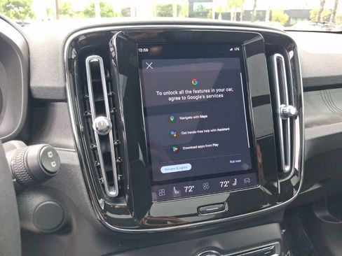 Used 2023 Volvo XC40 Recharge Plus AWD/4WD image 21