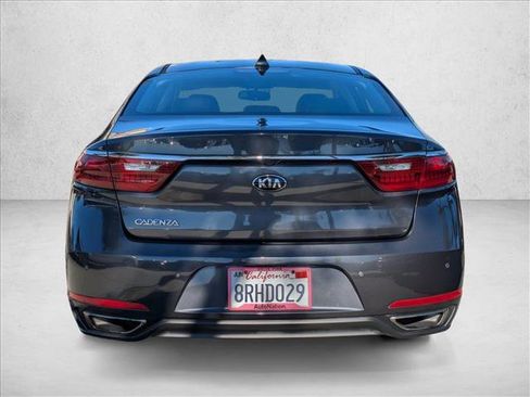 Used 2019 Kia Cadenza Premium image 7