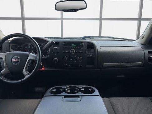 Used 2011 GMC Sierra 2500 SLE w/ SLE Preferred Package AWD/4WD image 17