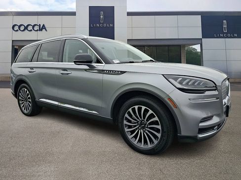 Certified 2023 Lincoln Aviator Reserve w/ Elements Package Plus AWD/4WD image 3