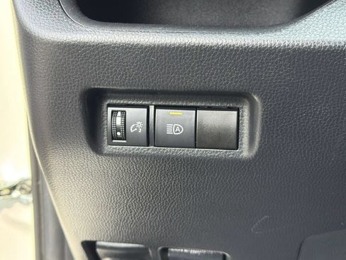 Used 2022 Toyota RAV4 LE FWD image 19