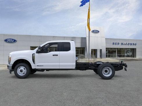 New 2026 Ford F350 XLT AWD/4WD image 3
