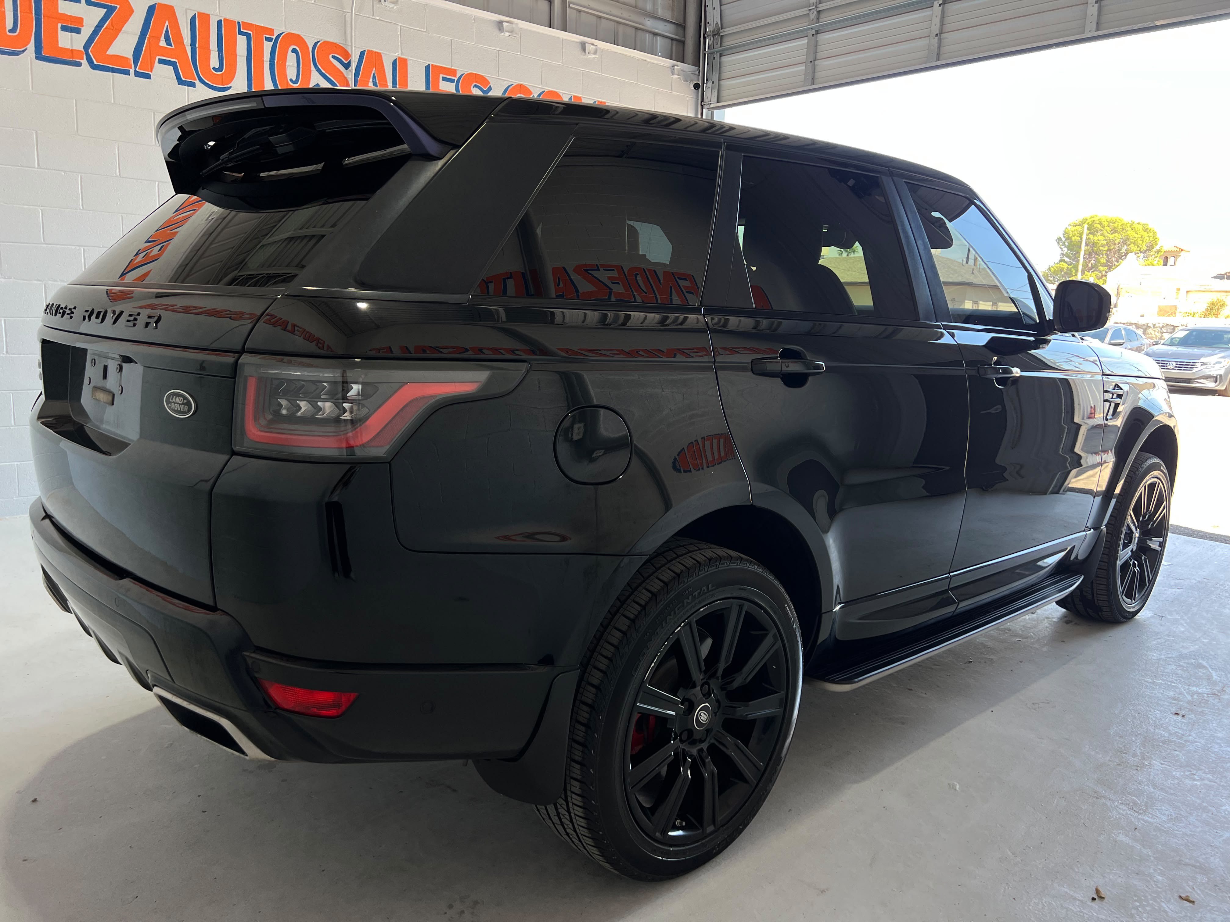 Used 2018 Land Rover Range Rover Sport Supercharged AWD/4WD image 6