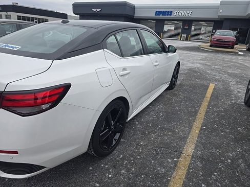 Used 2025 Nissan Sentra SR image 4