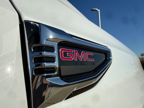 Certified 2025 GMC Yukon Elevation image 12