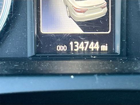 Used 2016 Toyota Camry SE image 12