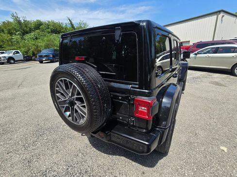 Used 2023 Jeep Wrangler Unlimited Sahara AWD/4WD image 7