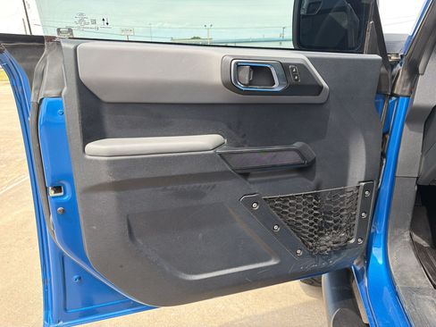 Used 2022 Ford Bronco 4-Door AWD/4WD image 14