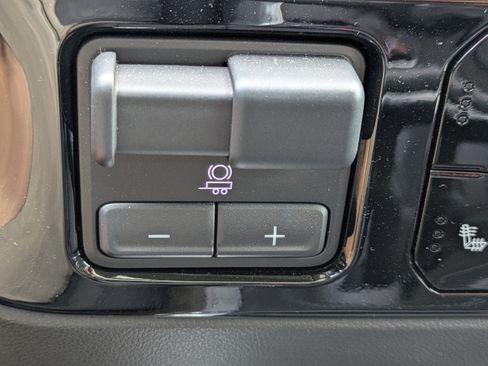 Used 2024 Chevrolet Silverado 1500 LT RWD image 30
