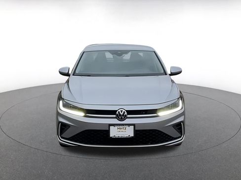 Used 2025 Volkswagen Jetta SE image 3