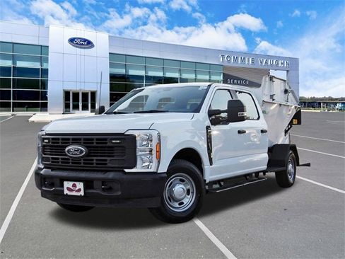 Used 2023 Ford F250 XL image 1