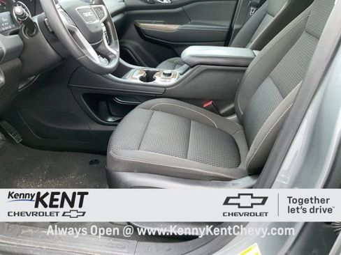 Certified 2023 GMC Acadia SLE w/ Driver Convenience Package image 24