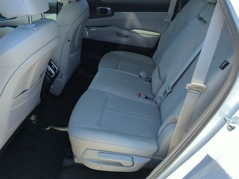 New 2026 Kia Sorento S image 18