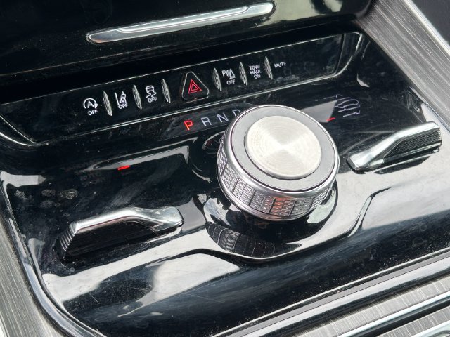 Used 2024 Jeep Wagoneer Series III AWD/4WD image 17