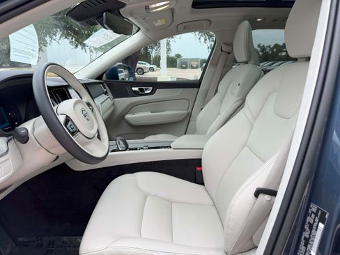 Certified 2023 Volvo XC60 B5 Plus w/ Climate Package image 13