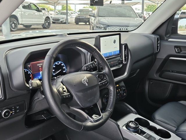Used 2022 Ford Bronco Sport Outer Banks w/ Tech Package AWD/4WD image 12